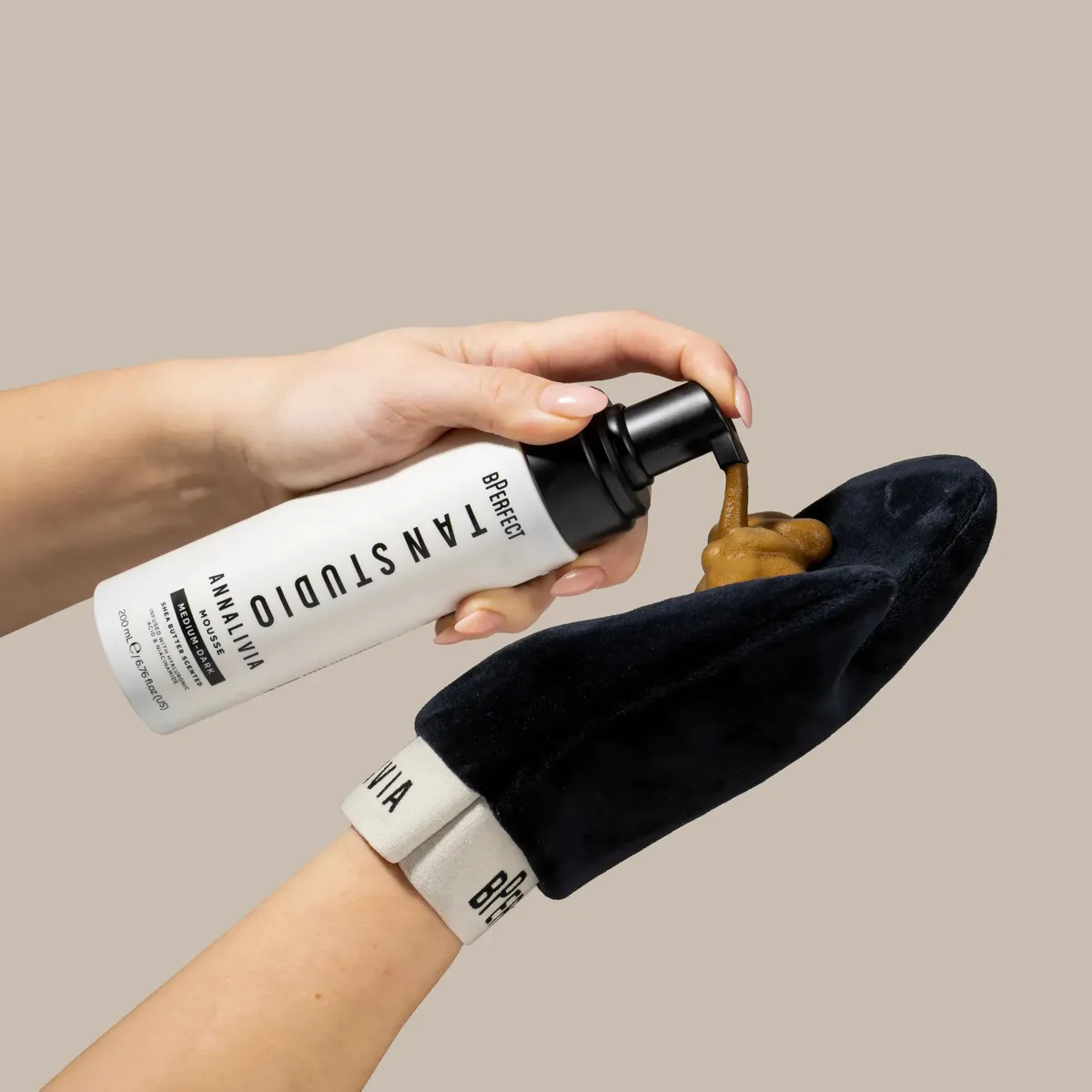 Annalivia | Tanning Mitt